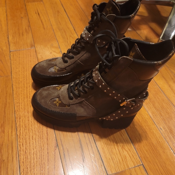Louis Vuitton boots - Picture 6 of 9